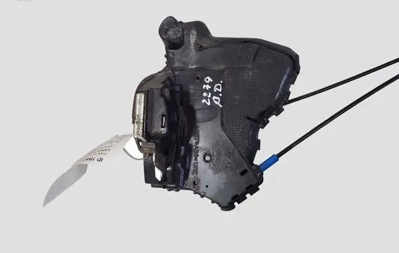 Toyota Auris 150 Front door lock