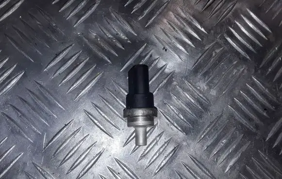 Volkswagen Golf IV Coolant temperature sensor 269416