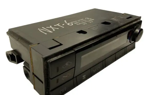 Nissan X-Trail T30 Climate control unit 275008H300 3M67034700