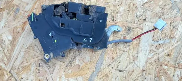 Mazda 323 Rear door lock