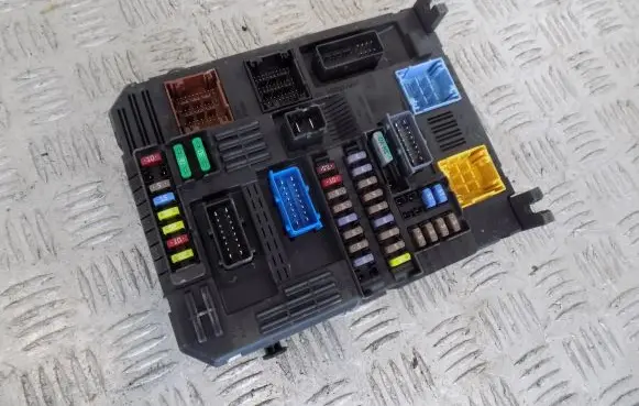 Citroen DS7 Crossback Fuse box set 9822746280 28611369 1571843839