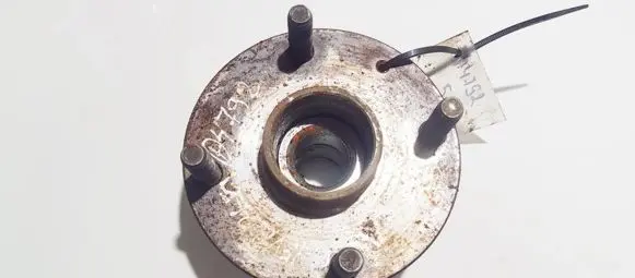 Chevrolet Tacuma Rear wheel hub
