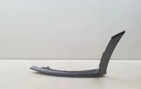 Front bumper lip
