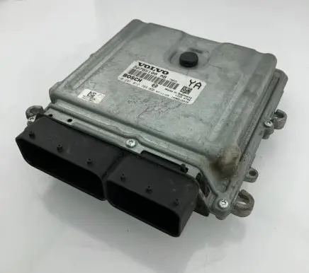 Volvo V70 Engine control unit/module 30785100 1030S18372 0281012765