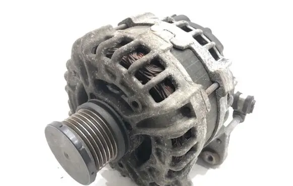 Seat Leon (5F) Generator/alternator 03L903023K