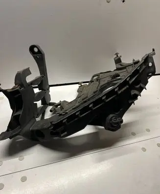 Audi A4 S4 B8 8K Headlight/headlamp mounting bracket 8K0805607A