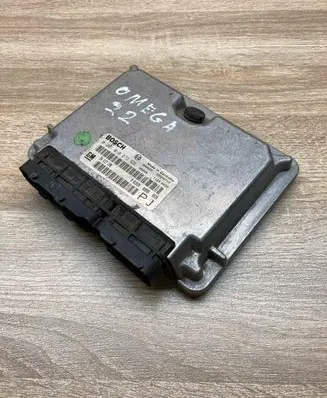 Opel Omega B2 Engine control unit/module ECU 24417198 0281010273