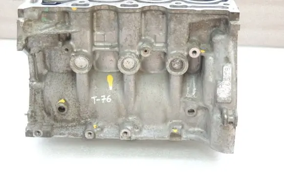 Toyota Yaris Engine block 1141049085