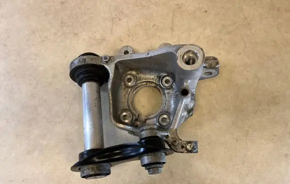 BMW 5 E39 Rear wheel hub 33322282061
