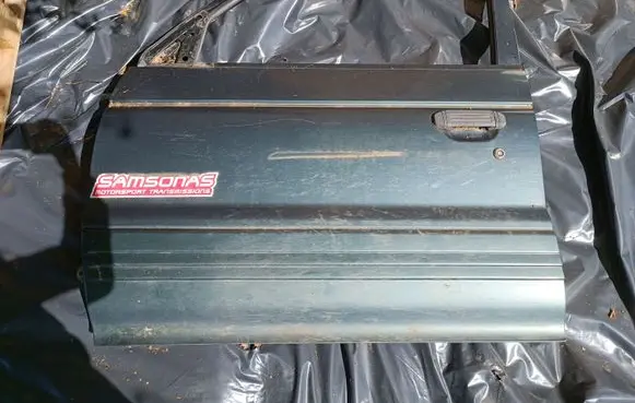 Mitsubishi Pajero Front door