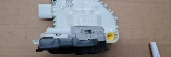 Audi Q5 SQ5 Front door lock 8X1837015C
