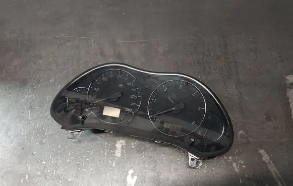 Toyota Avensis T250 Speedometer (instrument cluster) 8380005630H MB2574109865