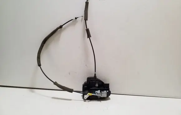 Nissan Navara D23 Front door lock 1X28B