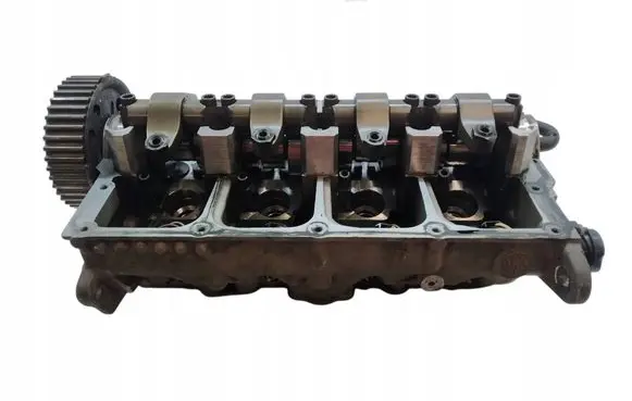Volkswagen Touran I Engine head 038103373R