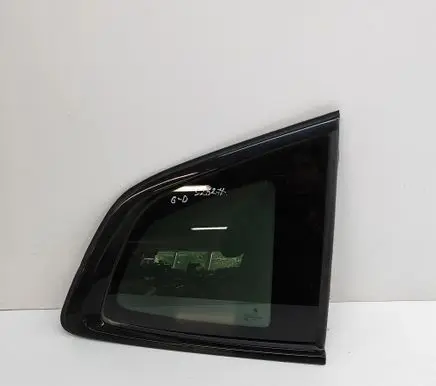 BMW X3 G01 Rear side window 7410064