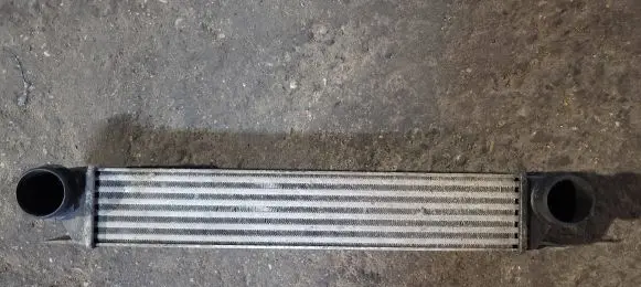 BMW 5 E39 Intercooler radiator 17512247359