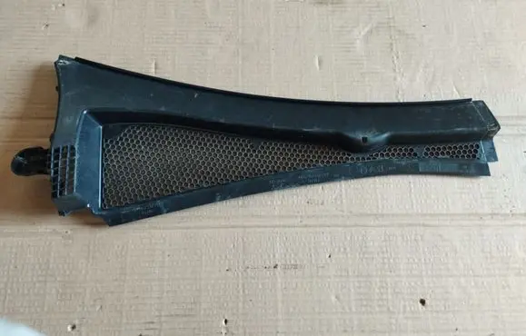 Peugeot 2008 I Wiper trim 9673302777