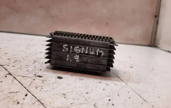 Opel Signum Glow plug pre-heat relay 55354141 51299018A