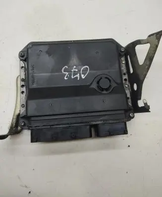 Toyota Avensis T270 Engine control unit/module 8966105L51 MB2759008760