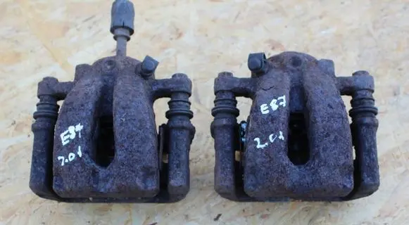 BMW 1 E81 E87 Rear brake caliper 1055B03