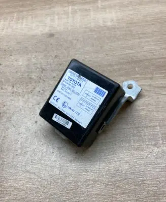 Toyota Corolla Verso E121 Door control unit/module 897410F010 61B168000