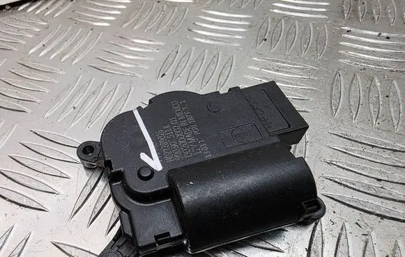 Volkswagen Atlas Air flap motor/actuator 5Q0907511K