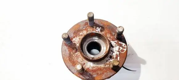 Front wheel hub