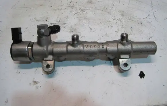 Audi A3 S3 A3 Sportback 8P Fuel main line pipe 059130090ED