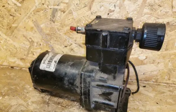 Volkswagen Transporter - Caravelle T4 Air suspension compressor/pump 327CDC5612