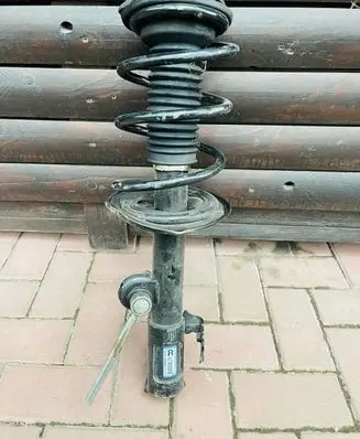 Toyota RAV 4 (XA40) Front shock absorber with coil spring 485100R040
