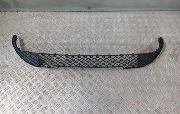 Mercedes-Benz A W176 Front bumper lower grill A1768850022 11279981