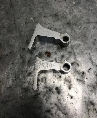 Volkswagen PASSAT B8 Rear door lower hinge 8V5833404CBILI 8V5833404C 8X0831404E