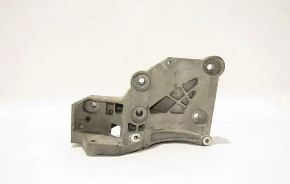 Opel Insignia A A/C compressor mount bracket 55582510