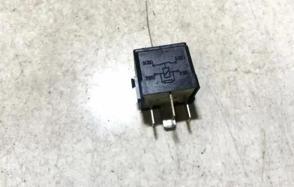 Mercedes-Benz A W168 Other relay a0025421319 00779100