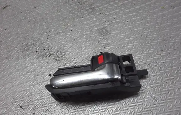 Toyota Corolla Verso E121 Front door interior handle