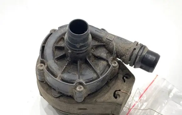 Peugeot 3008 II Oil filter mounting bracket 0392024018