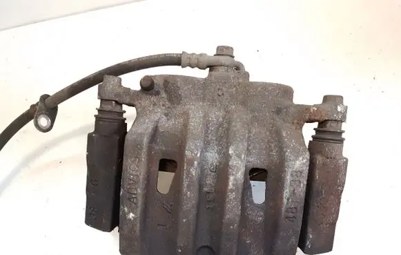Toyota RAV 4 (XA50) Front brake caliper 4773048200