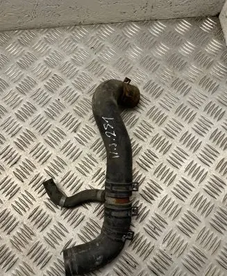 Nissan Juke I F15 Engine coolant pipe/hose