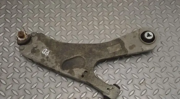 Citroen C4 II Front lower control arm/wishbone