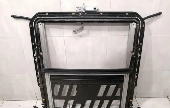 Mercedes-Benz CLS AMG C219 Sunroof frame A2197800329