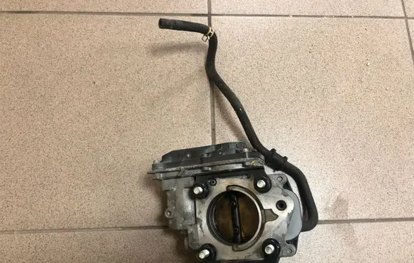 Honda Civic Throttle valve 11G18