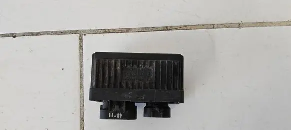 Opel Astra J Glow plug pre-heat relay 55557761 51299045