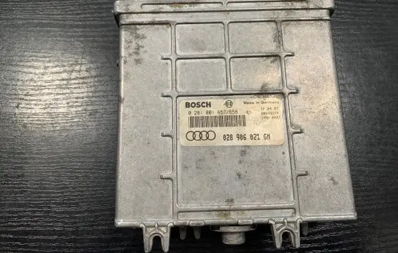 Audi A4 S4 B5 8D Engine control unit/module 028906021GM 0281001657 0281001658