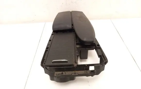 Mercedes-Benz E W212 Armrest 0005032590 A2046800639