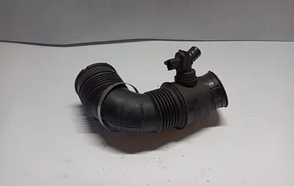 Air intake hose/pipe
