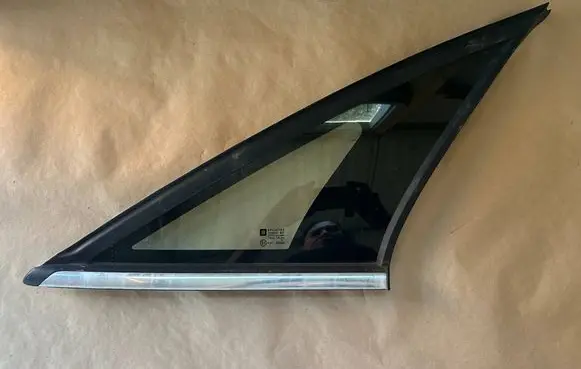 Opel Vectra C Front triangle window/glass 
