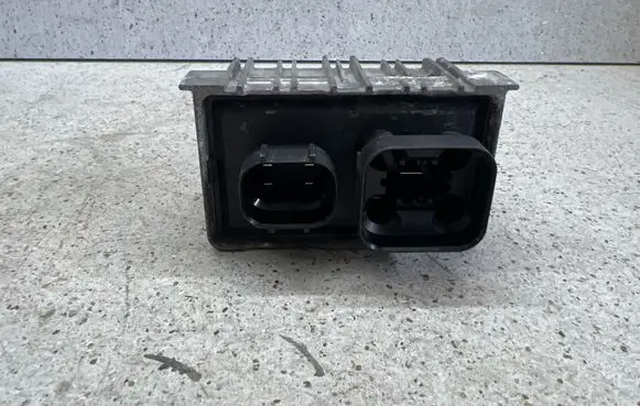 Opel Insignia A Glow plug pre-heat relay 55563423