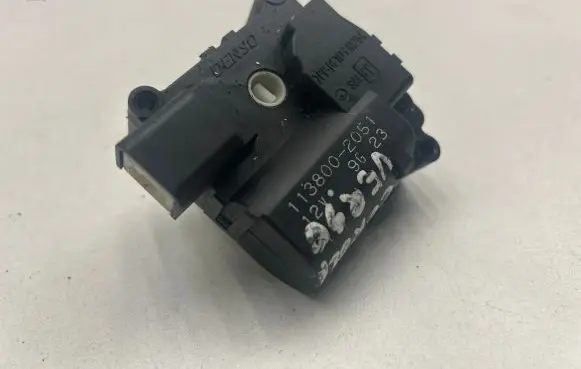 Toyota Corolla Verso E121 Air flap motor/actuator 1138002051 9G23