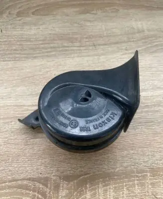 Audi A4 S4 B5 8D Horn signal 0092018
