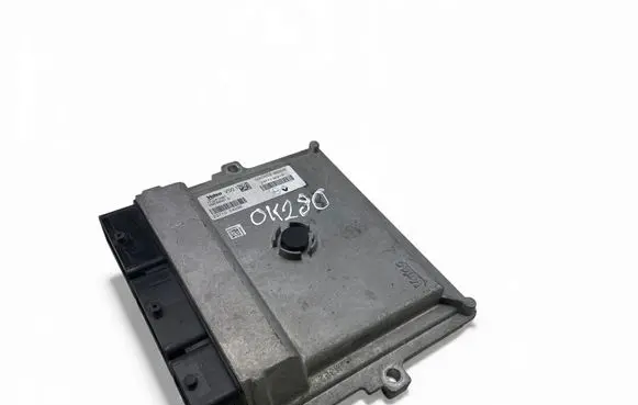 Dacia Sandero Engine control unit/module ECU 237109221R 237105499R